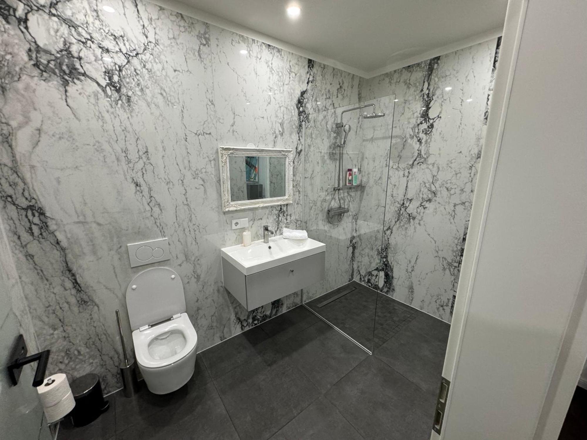 Luxurious In The Centre Of Apartament